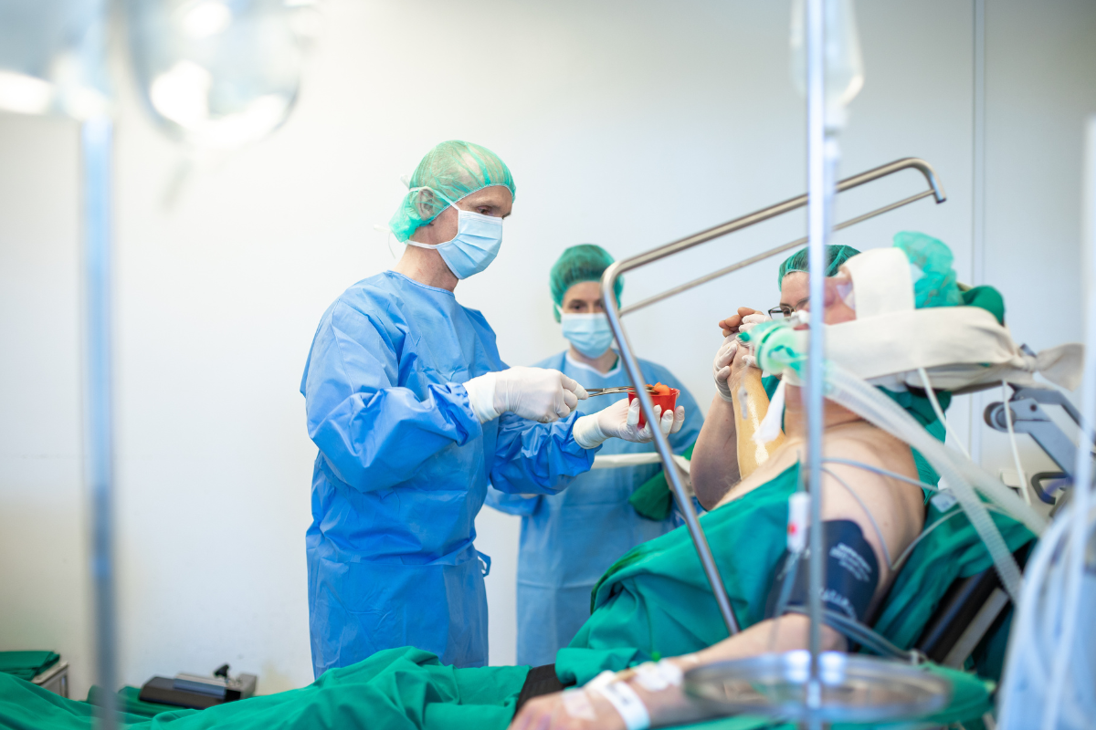 Operaciją atlieka Sigitas Ryliškis