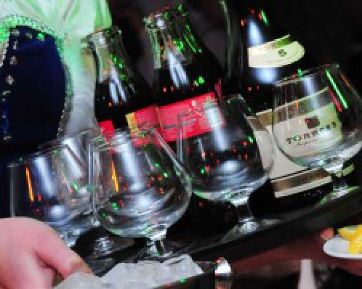 Seimas po svarstymo pritarė pataisoms dėl visiško alkoholio reklamos uždraudimo atšaukimo