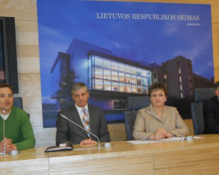 2013-ieji - Sveikatos metai – proga sukurti veikiančią sveikatinimo sistemą   