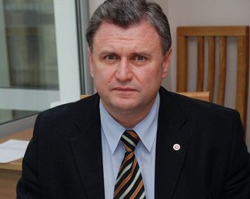 Lietuvos gydytojų sąjungos prezidentas – medikų pasitikėjimą pelniusi asmenybė ar besiformuojančio klano ikona?