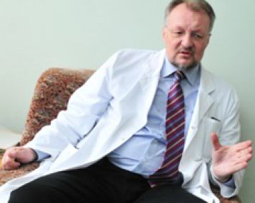 Skauda skrandį, drasko diegliai. Kokius vaistus gerti?