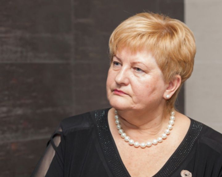 Kepėjas nevadovauja kirpėjams, tad kodėl slaugą administruoja gydytojai? 