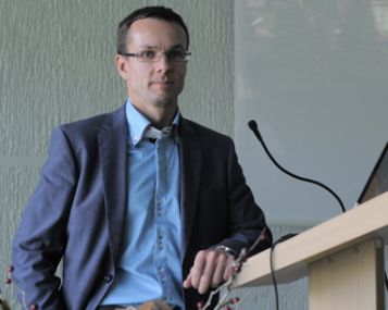 Chirurgai aprašė naują kelio sąnario raištį