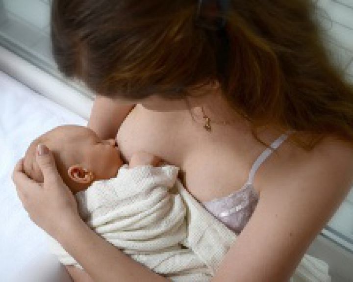 Ar maitinant krūtimi galima vartoti vaistus nuo skrandžio rūgštingumo ir virškinimo sutrikimo? 