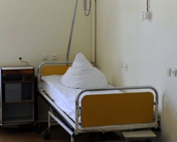 Pacientas: „Į ligoninę buvau paguldytas tik iš trečio karto“, gydytojai: „Ligoniai mus jau terorizuoja“