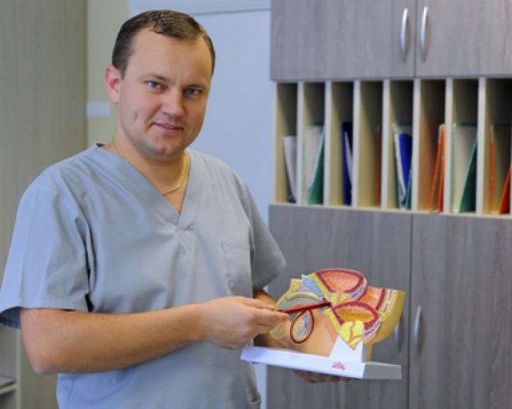 Miegodamas nevalingai apsišlapina. Kokios gali būti priežastys?