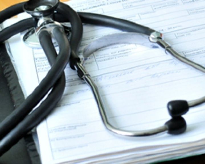 Kokios medicinos paslaugos suteikiamos Lietuvoje, jei sveikatos draudimas mokamas užsienyje?