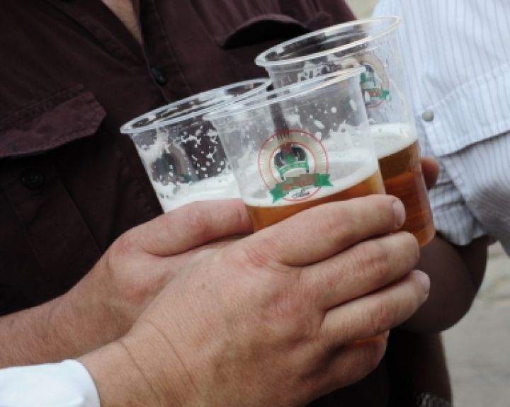 Po vasaros švenčių gydymo įstaigas ir vaistines užplūsta apsinuodiję alkoholiu