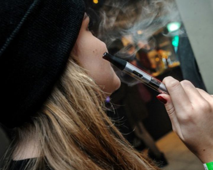 Priklausomybę nuo cigarečių sukelia ne tik nikotinas 
