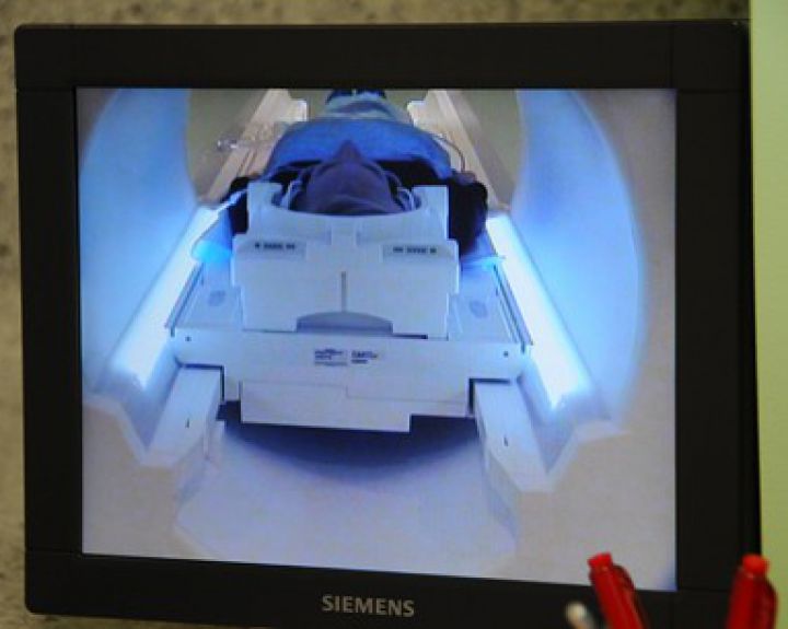 Magnetinio rezonanso tomografijos grėsmės – toksiški metalai smegenyse   