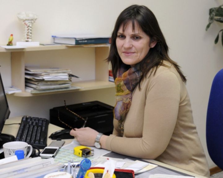 Darbo metu spaudžiama krūtinė. Kas gali nutikti?
