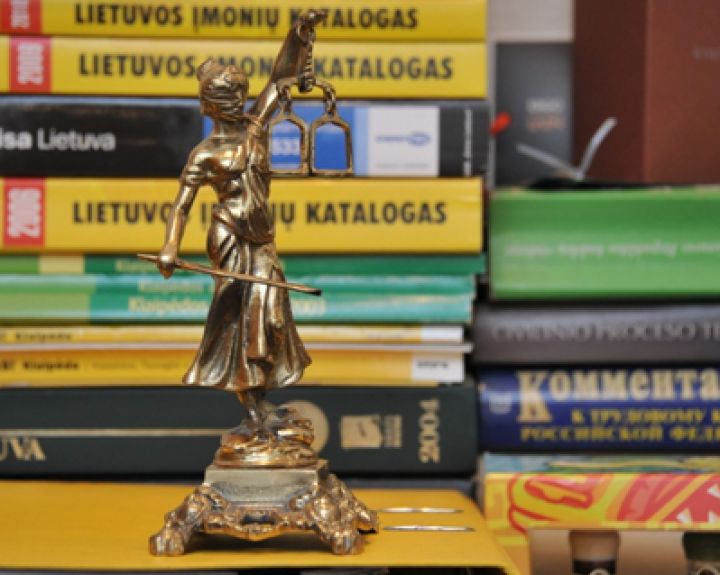 Už pasipelnymą iš donorų kraujo – 1,5 metų laisvės atėmimo bausmė 