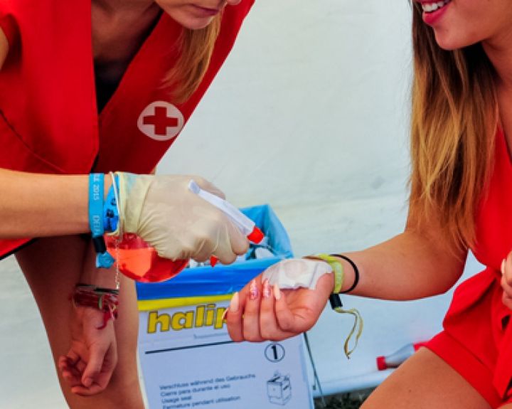 Medicinos fakulteto studentai prieš šventes kvietė pasitikrinti sveikatą 
