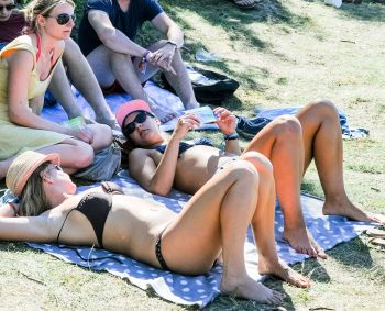 Kodėl nesaugome akių nuo saulės? Dažniausios klaidos ir mitai apie saulės akinius   