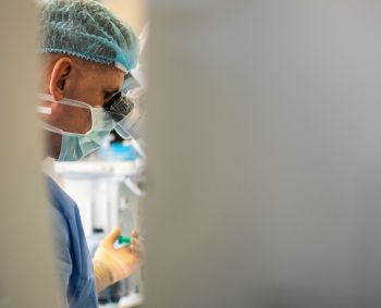 Gyvenimas su skausmu: moteris dėkoja gydytojams, kad pagaliau gali šypsotis