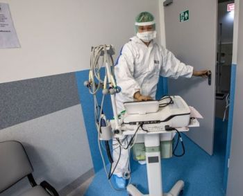 Koronavirusas: lapkritį – užsikrėtimai šeimose ir darbe, neištirtų atvejų – 10 proc.