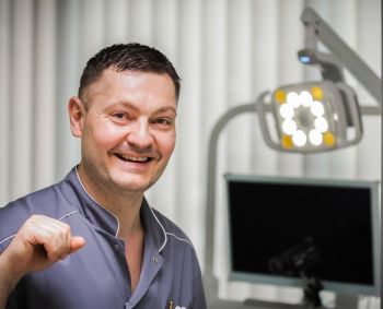 Dantų implantacija: kokios didžiausios ją gaubiančios baimės?