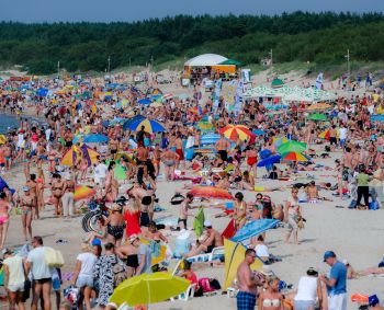 Paplūdimiai turėtų būti tušti nuo 11 iki 16 val., bet vaizdas dažnai priešingas