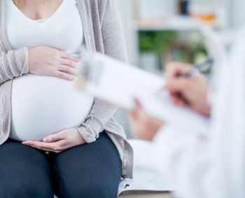 Gydytojos pataria, kas galima ir kas nerekomenduojama nėštumo metu