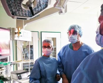 Operacinės slaugytojai: pacientui nematoma, tačiau būtina chirurginių operacijų komandos dalis