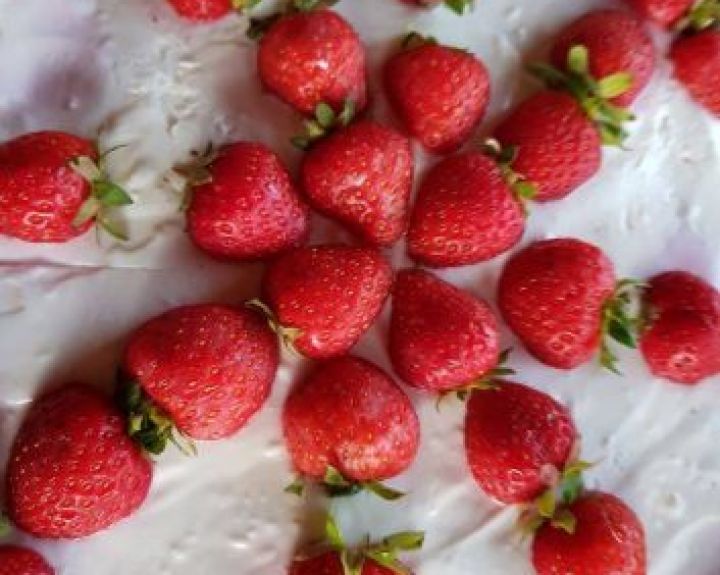 Trinti naminiai užkandžiai: ar tikrai palankesni sveikatai?