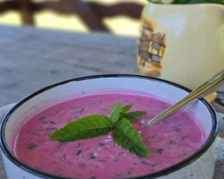Šaltibarščiai, rožiniai akiniai ir kolektyvinė laimė
