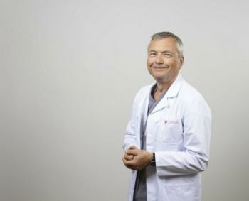 Lytinių lūpų plastika: tarp medicininės būtinybės ir estetikos