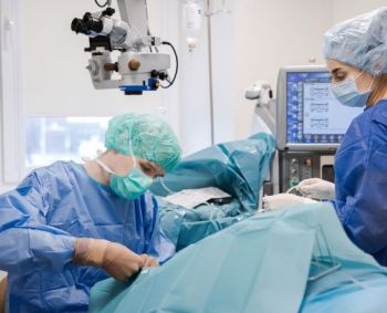 Vairuojant akina žibintai? Tai gali būti ir kataraktos požymiai