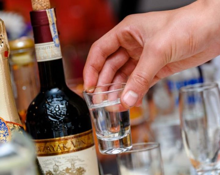 Alkoholio žala organizmui: „džiovina“ smegenis ir sukelia širdies veiklos sutrikimus