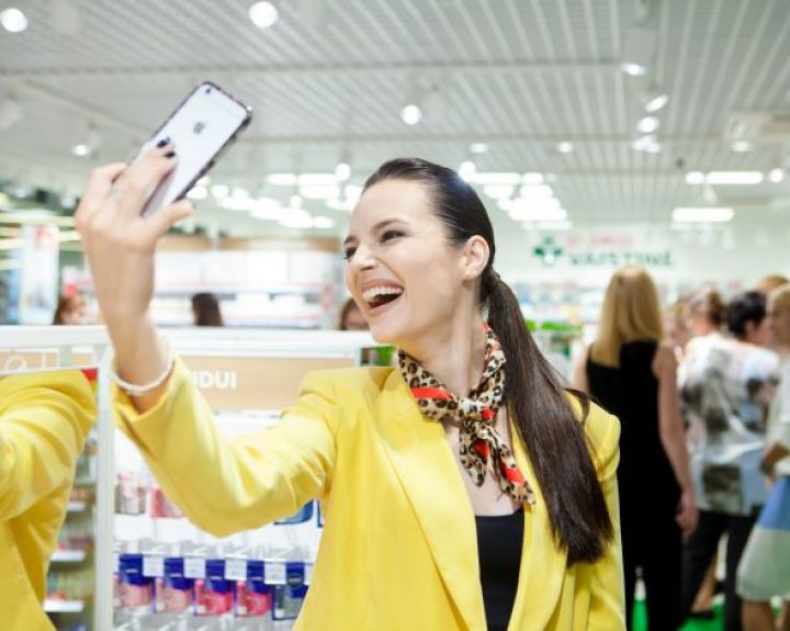 Paaiškėjo, kodėl tinklaraštininkė Simona Burbaitė rytais šaldytuve laiko šaukštą