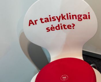 Biomechanikos ekspertas: „Netinkama laikysena išsivysto į rimtus stuburo iškrypimus“   