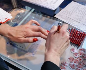 Kaip rūpintis savo nagais, kad jie augtų sveiki, stiprūs ir gražūs?