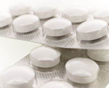 Tyrimas atskleidė, kaip Lietuvos gyventojai renkasi vaistus nuo skausmo