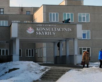 Saugaus ėjimo slidžiu keliu receptas – nelaikykite rankų kišenėse
