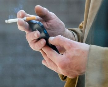 Tyrimas: įprastos cigaretės išlieka populiariausios tarp rūkančio jaunimo 