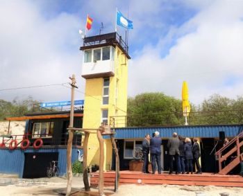 Smiltynėje iškelta mėlynoji vėliava
