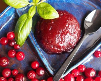 Spanguolių džemas su bazilikų poskoniu