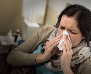 Simptomai, kurie gali padėti nustatyti, kas tai – gripas, koronavirusas ar tiesiog peršalimas